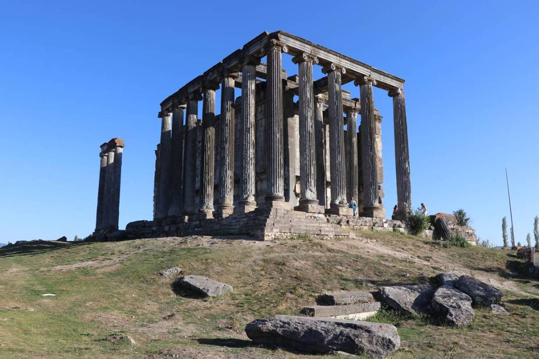 Arkeologlar da bunu beklemiyordu: 'Kadın, hep aynı kadın' diyerek gösterdi! 2 bin yıl öncesinde bile varmış 11